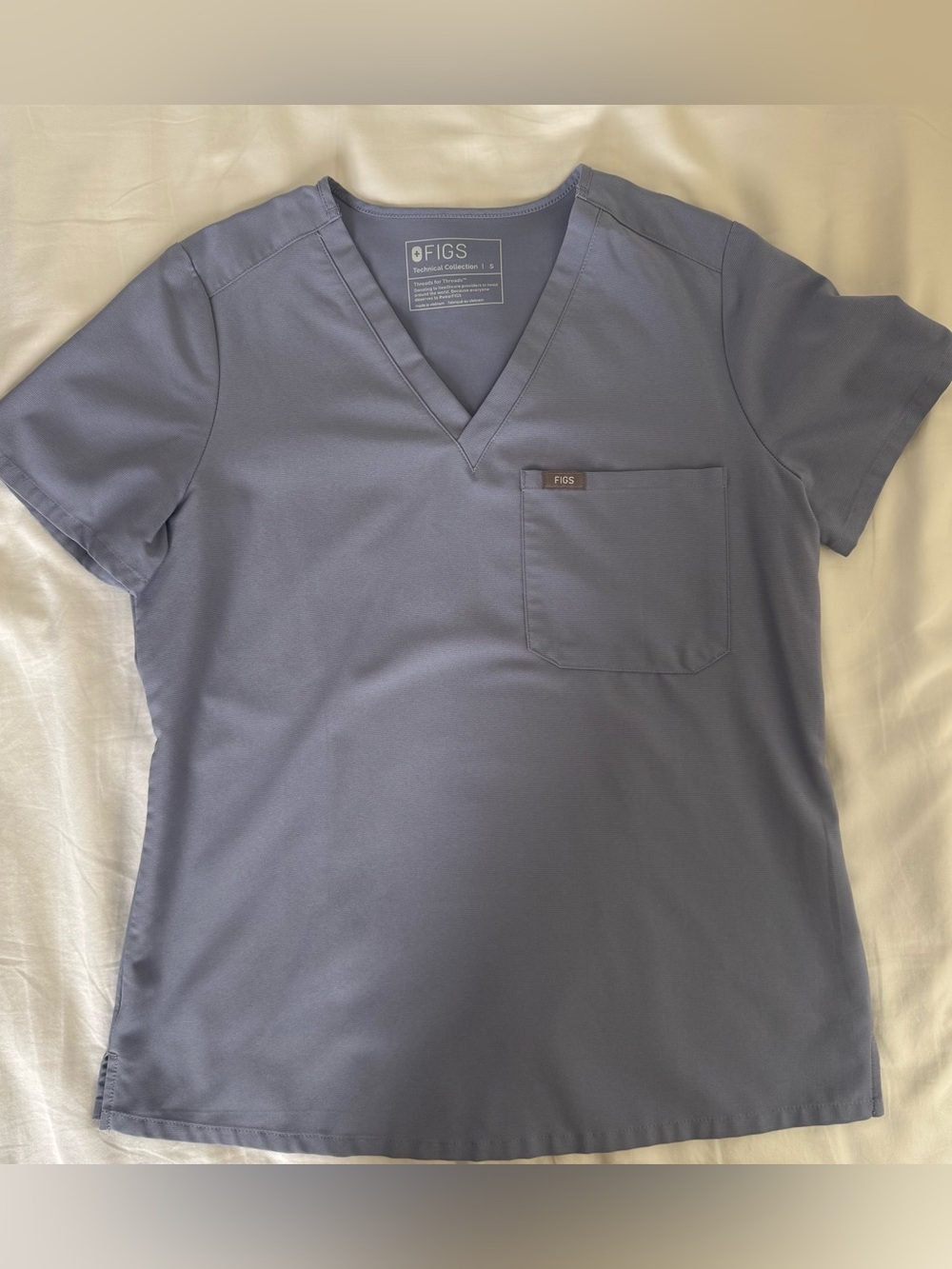 NWOT FIGS Catarina scrub top - vapor blue